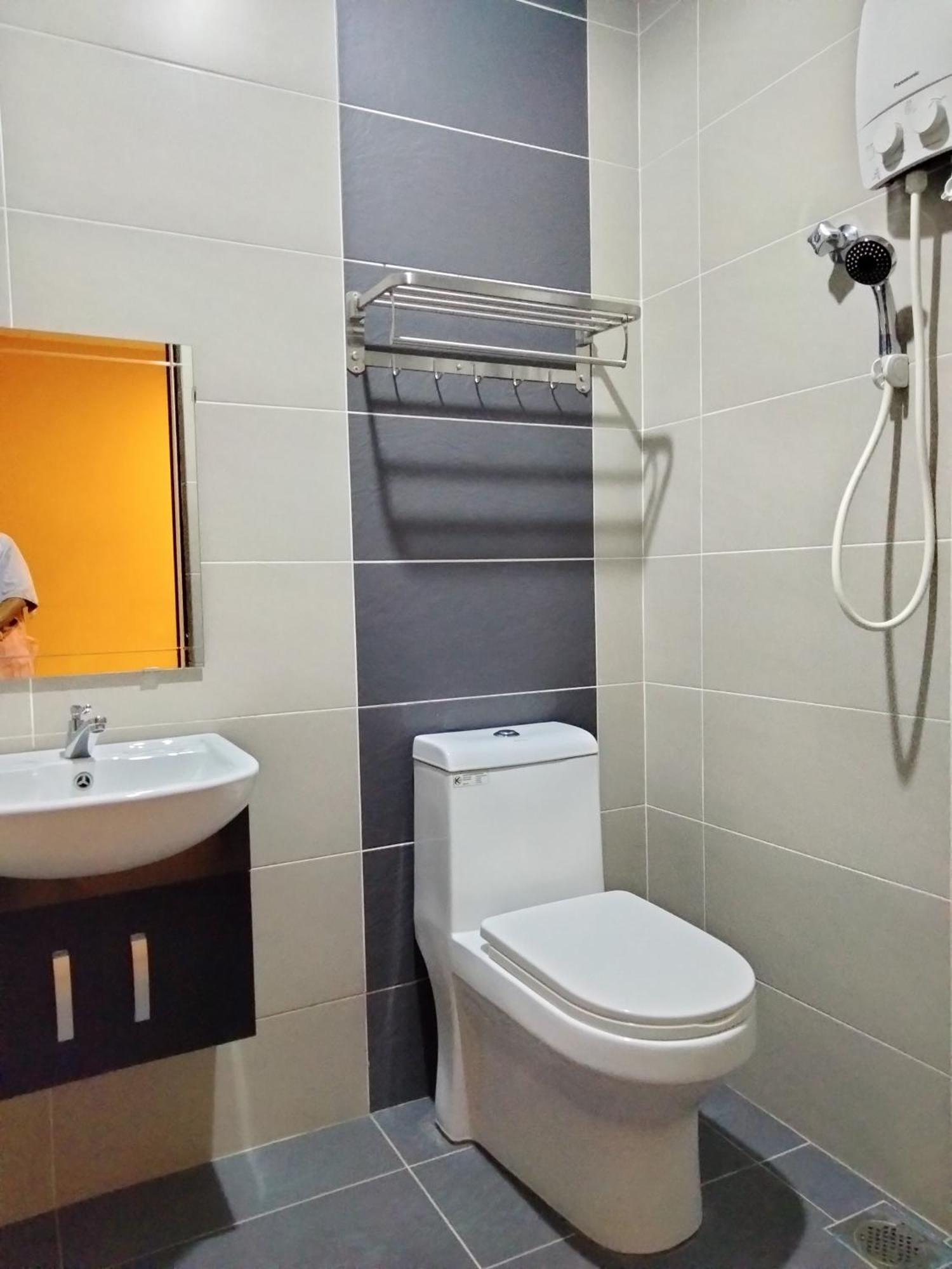 Weng Kong Homestay Slim River Ngoại thất bức ảnh