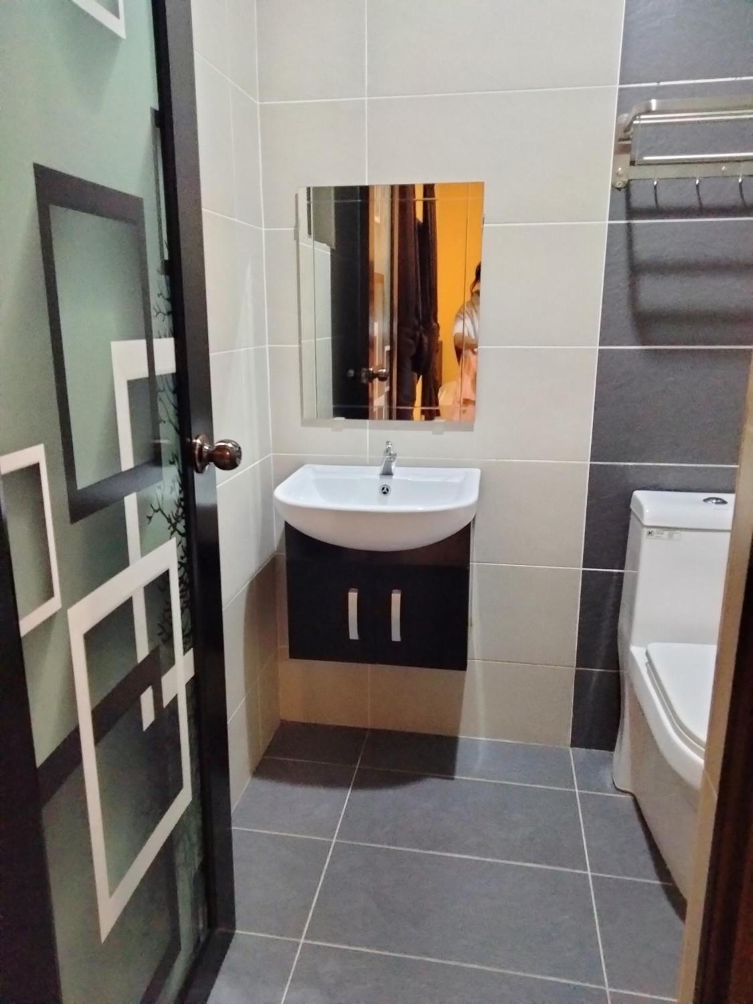 Weng Kong Homestay Slim River Ngoại thất bức ảnh