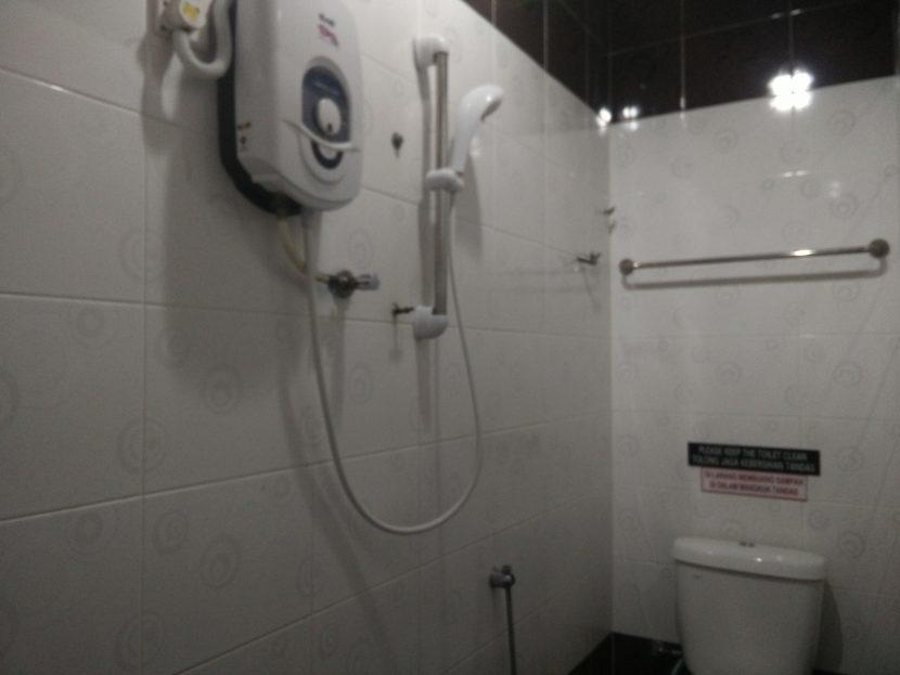 Weng Kong Homestay Slim River Ngoại thất bức ảnh