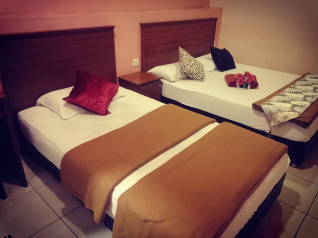 Weng Kong Homestay Slim River Ngoại thất bức ảnh
