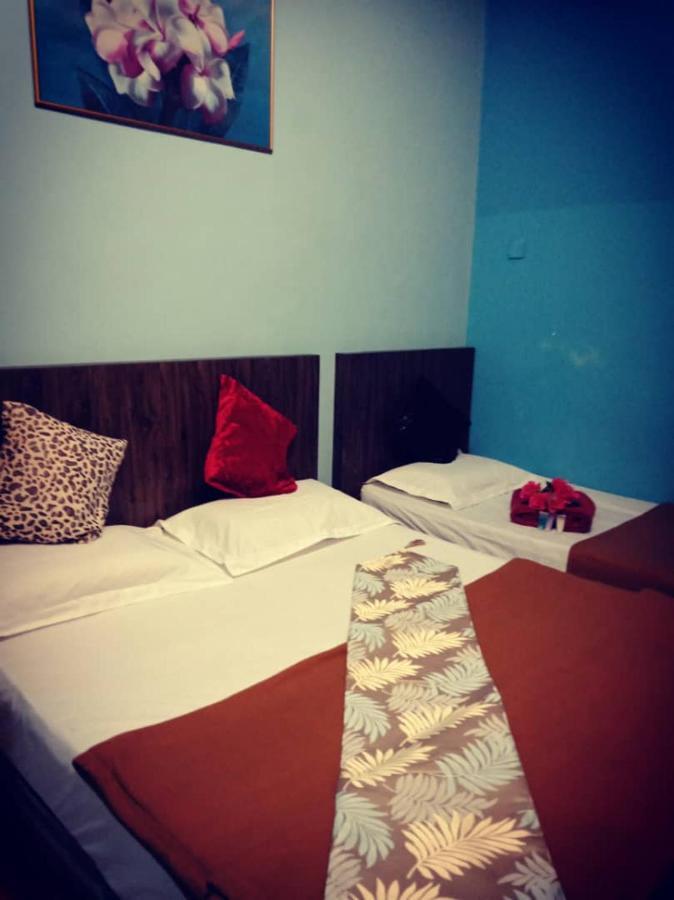 Weng Kong Homestay Slim River Ngoại thất bức ảnh